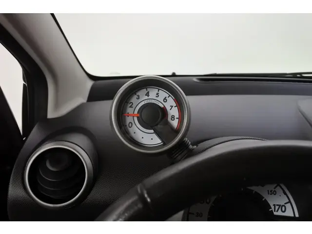 Peugeot 107 1.0 Automaat Active Premium 2014 Benzine 12