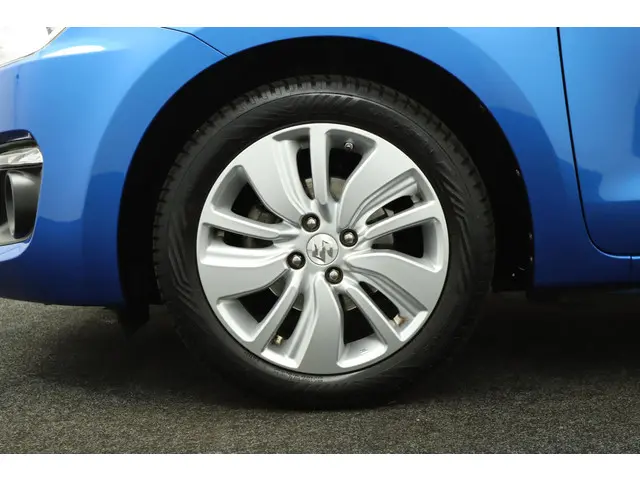 Suzuki Swift 1.2 Select Smart Hybrid 2021 Benzine 38