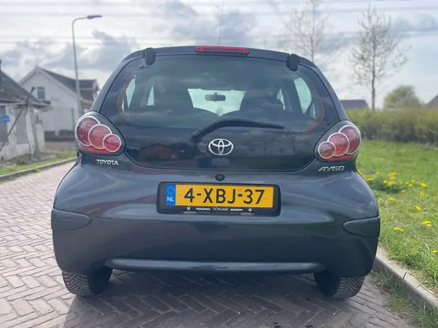Toyota Aygo 1.0 VVT-i Now-Airco-NAP 2014 Benzine 6