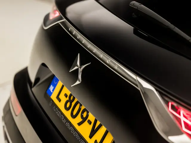 DS DS 7 Crossback 1.6 PureTech Deluxe 2019 Benzine 35