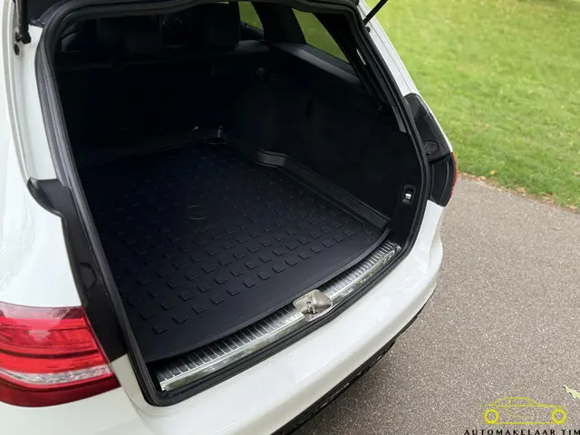 Mercedes-Benz C-Klasse Estate AMG 63 2016 Benzine 49
