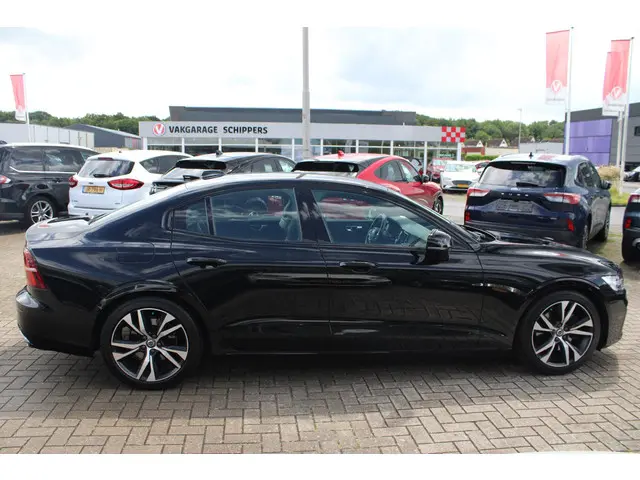Volvo S60 2.0 B3 R-Design 2021 Benzine 10