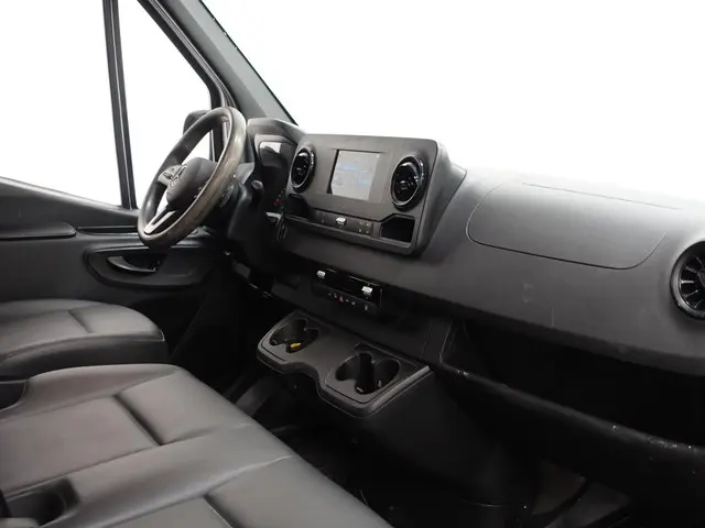 Mercedes-Benz Sprinter 140pk Automaat L2H1 2021 Diesel 40