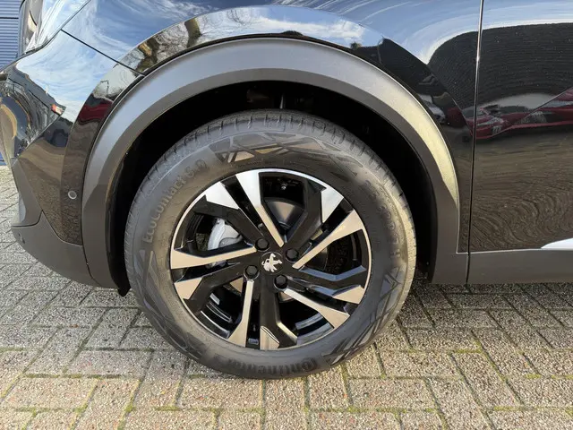 Peugeot 2008 1.2 Turbo 130 PK GT 2023 Benzine 45