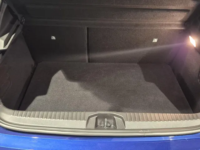 Mitsubishi Colt 1.0T Intense 2024 Benzine 9