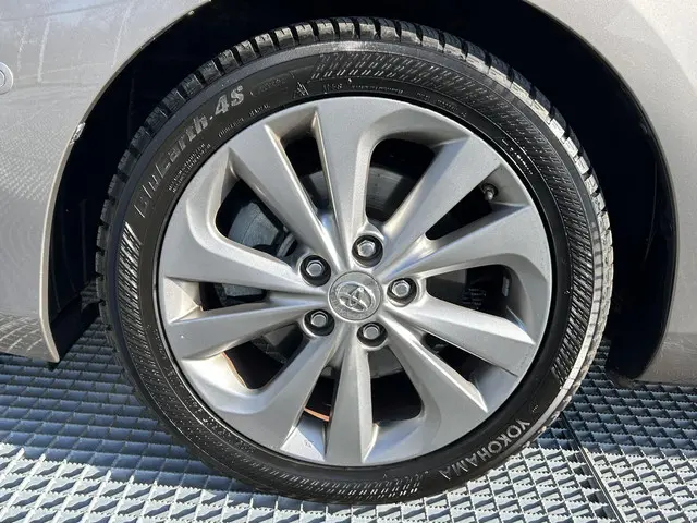 Toyota Auris 1.8 Hybrid Executive 2015 Hybride Benzine 29
