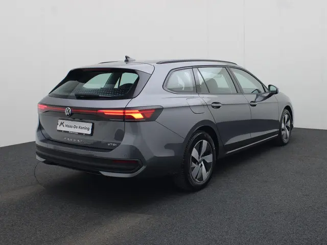 Volkswagen Passat Variant 1.5eTSI/150PK DSG 2024 Benzine 2