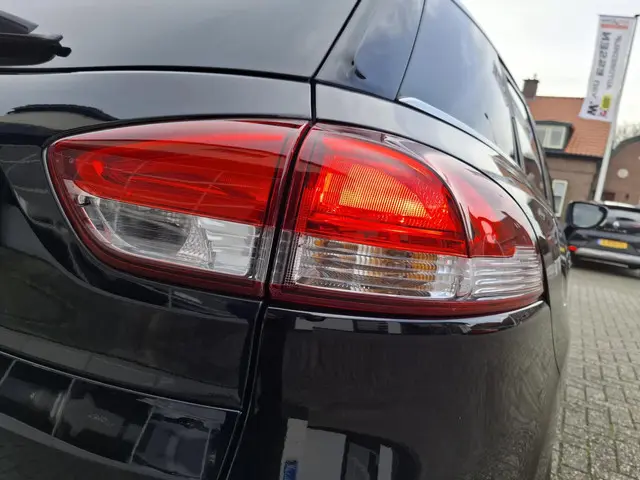 Renault Clio Estate TCe 90 Limited 2020 Benzine 11