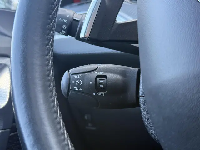 Peugeot 2008 1.2 VTi Allure 2014 Benzine 21