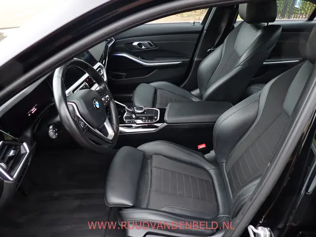 BMW 3 Serie 318i 2021 Benzine 9