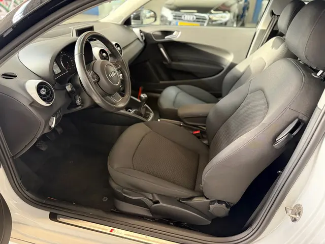 Audi A1 1.2 TFSI Admired 2013 Benzine 6