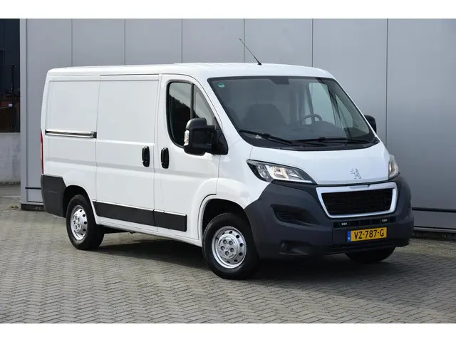 Peugeot Boxer Bestel 330 2.2 HDI L1H2 XR 2016 Diesel