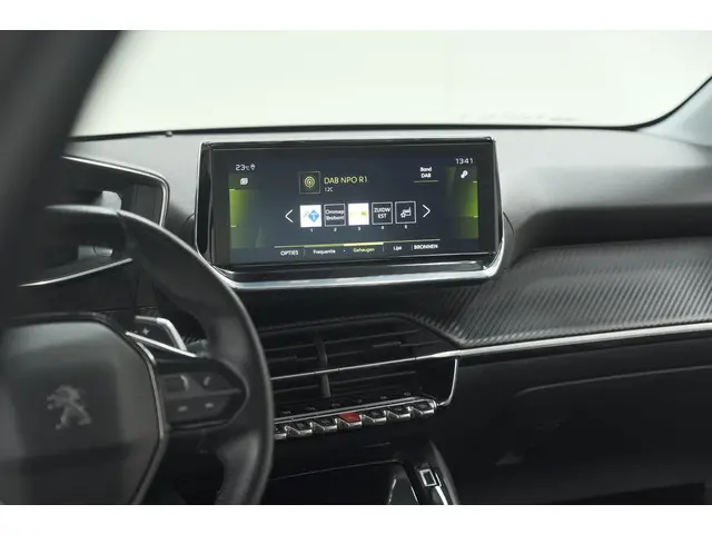 Peugeot 208 PureTech 100 EAT8 Allure 2020 Benzine 50