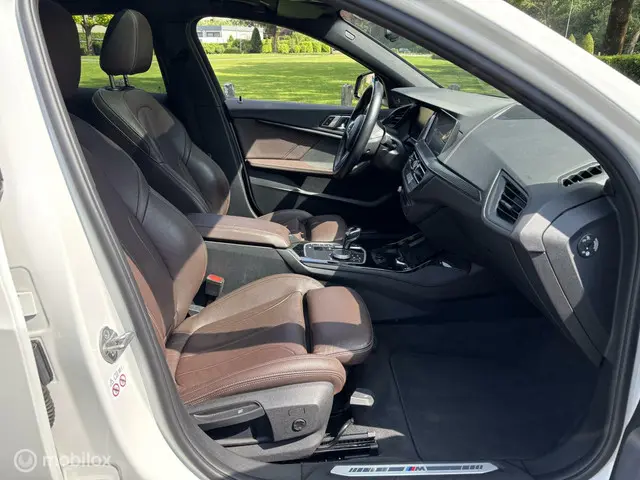 BMW 1 Serie 116i M Sport Shadow 2021 Benzine 19