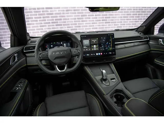 Lynk & Co 01 1.5 More 2025 Hybride Benzine 11