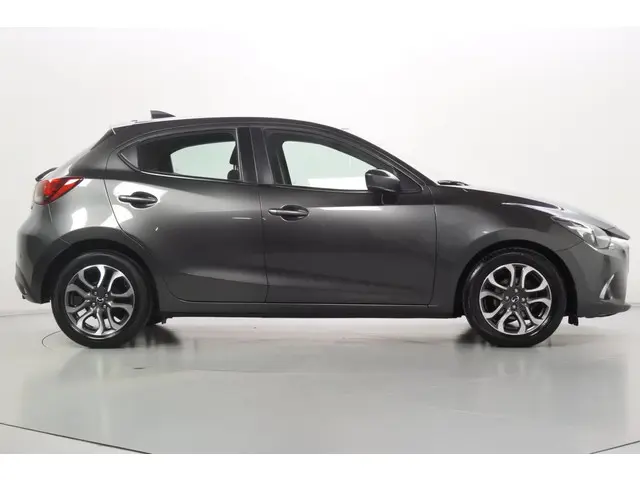 Mazda 2 1.5 90pk Dynamic+ 2018 Benzine 8