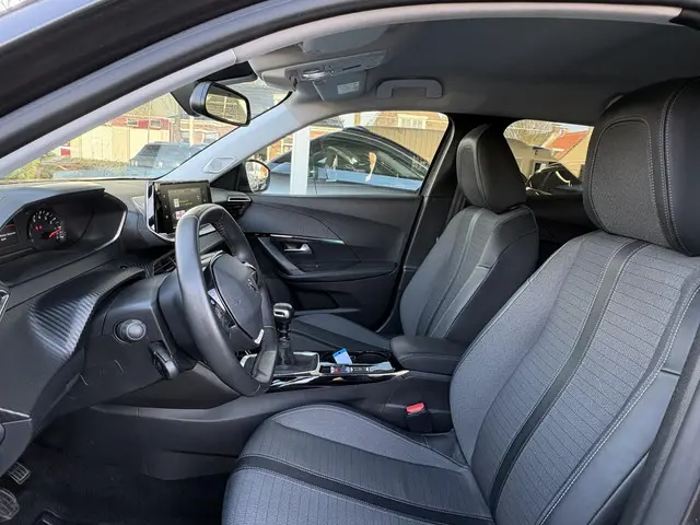 Peugeot 2008 1.2T 130pk Allure 2021 Benzine 10