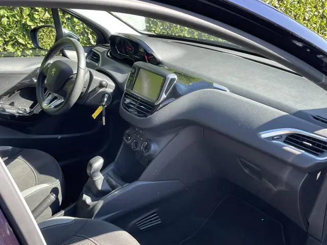 Peugeot 208 1.2 PureTech Style 2015 Benzine 14