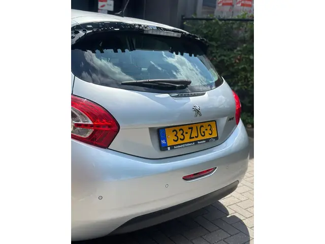 Peugeot 208 1.2 VTi Envy Cruise - Navi - BT 2013 Benzine 9