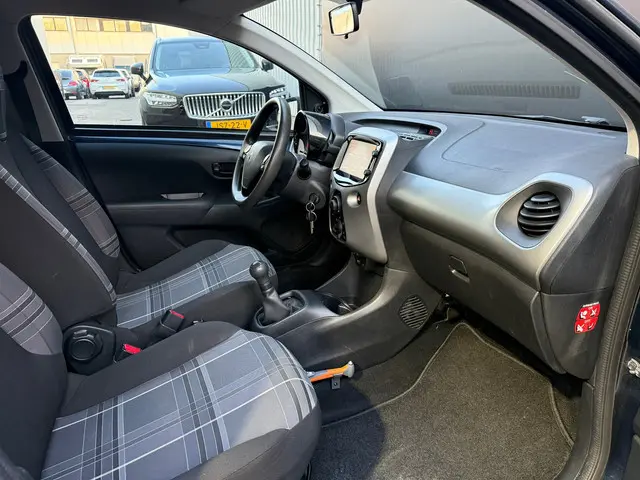 Peugeot 108 1.0 e-VTi Active Scherm 2016 Benzine 20