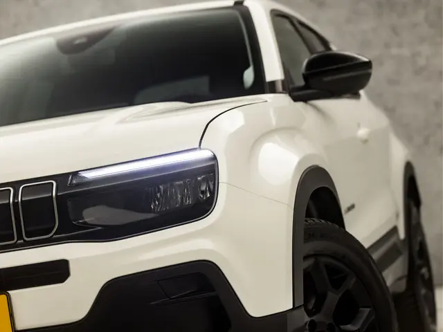 Jeep Avenger 1.2 Altitude Sport 2023 Benzine 12