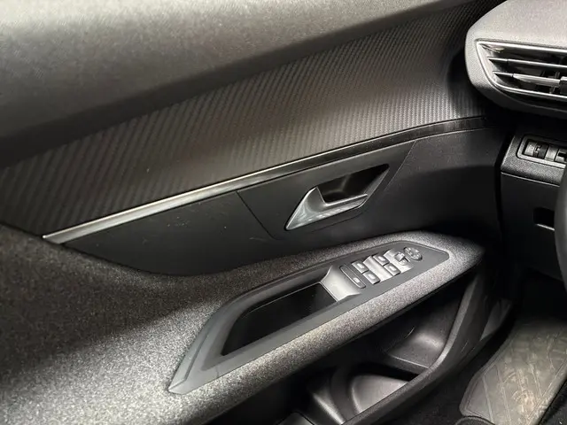 Peugeot 5008 1.2 PureTech Sport 7 Persoons 2020 Benzine 10