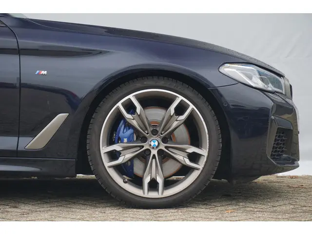 BMW 5 Serie Sedan M550i xDrive 2021 Benzine 6