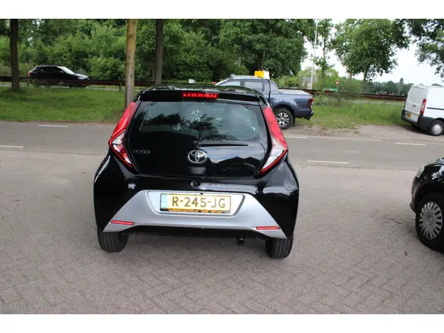 Toyota Aygo 1.0 VVT-i x-joy 2020 Benzine 7