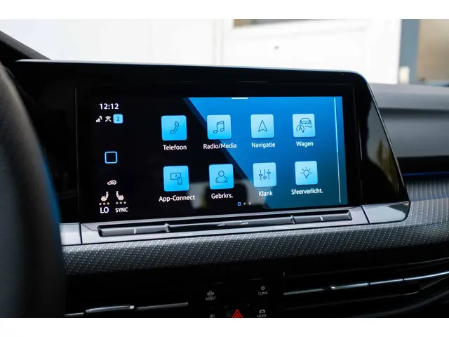 Volkswagen Golf Variant R | 322 PK | 2023 Benzine 40