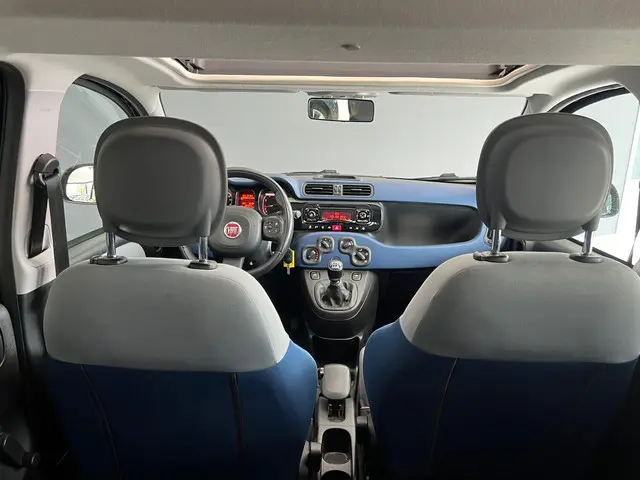 Fiat Panda 0.9 TwinAir Lounge panorama dak 2012 Benzine 11
