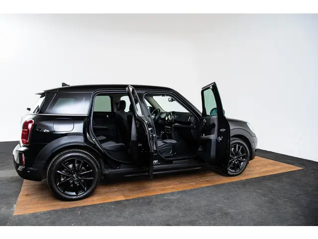 MINI Countryman Cooper SE ALL4 2022 Hybride Benzine 8