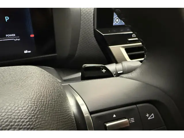 Citroën C4 Hybrid 145pk Plus 2025 Hybride Benzine 21