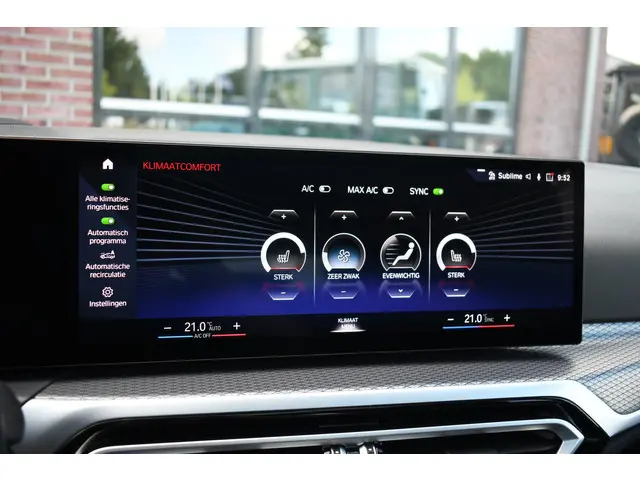 BMW 3 Serie Touring 330e M-Sport 2023 Hybride Benzine 50