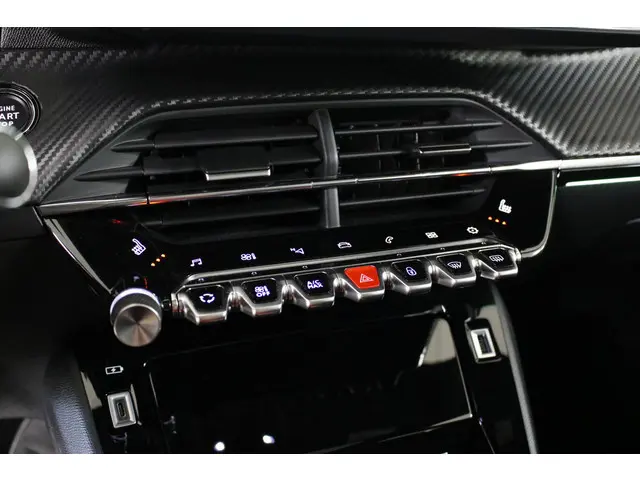 Peugeot 208 1.2 PureTech GT Pack 130 PK. 2021 Benzine 24