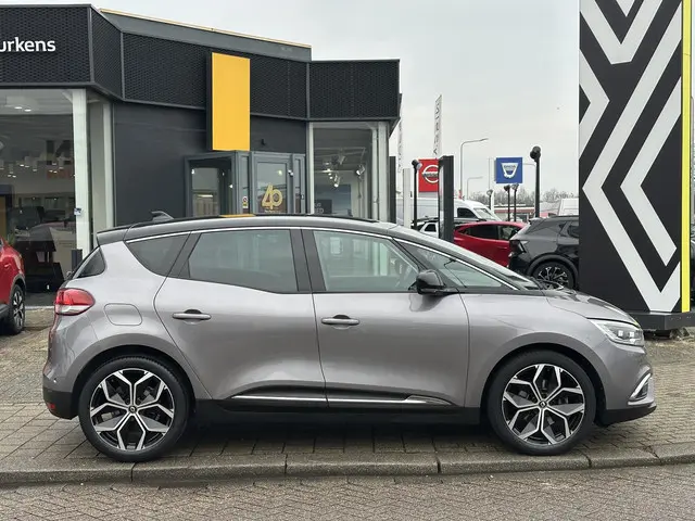 Renault Scénic TCe 130 Intens 2021 Benzine 34