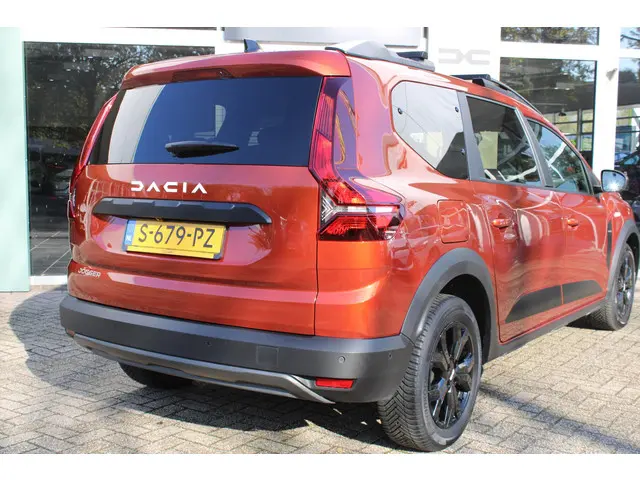 Dacia Jogger 1.0 TCe 110 Extreme 2023 Benzine 16