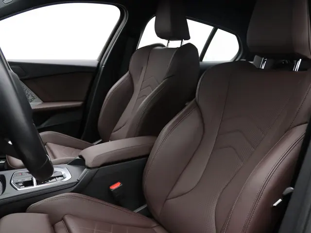 BMW 1 Serie 120 2024 Benzine 9