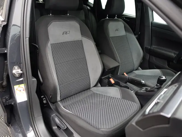 Volkswagen Polo 1.0 TSI R Line+ 2020 Benzine 21