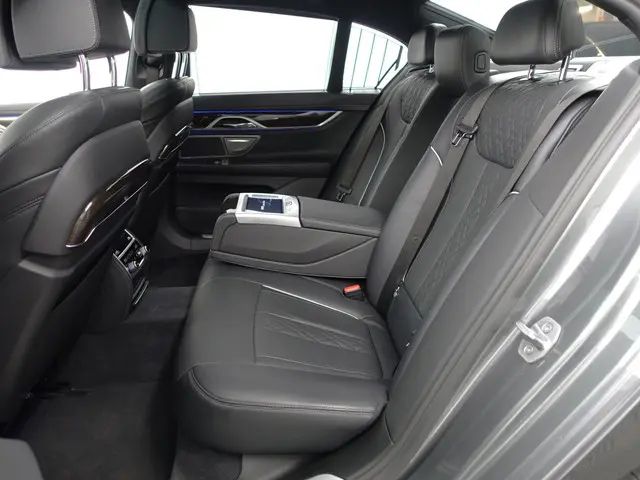 BMW 7 Serie 730d xDrive M Individual Aut- 2017 Diesel 33