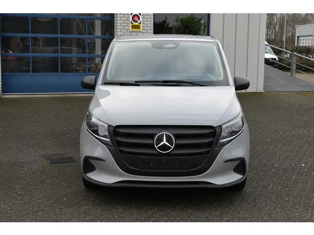 Mercedes-Benz Vito 2