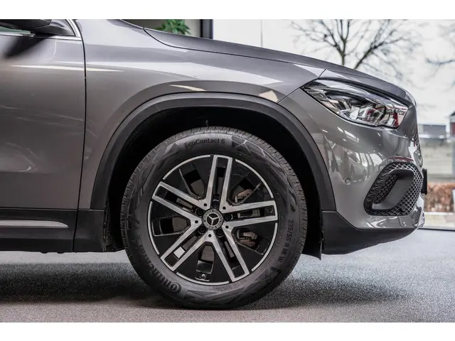 Mercedes-Benz GLA 250 e Luxury Line 2023 Hybride Benzine 8