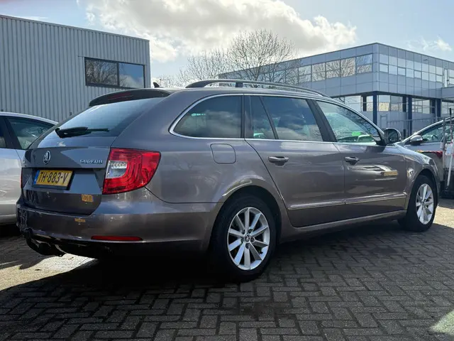 Škoda Superb Combi 1.6 TDI Ambition Business 2014 Diesel 5