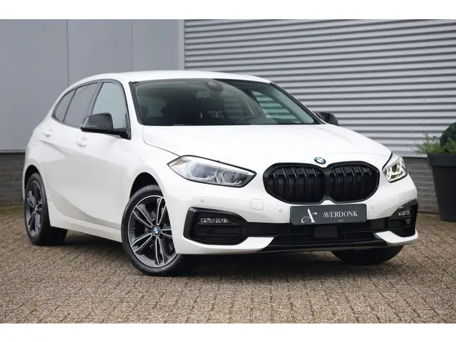 BMW 1 Serie 118i Executive Sportline Aut. 2021 Benzine 6