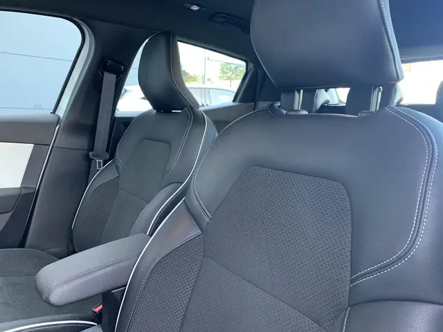 Renault Clio 1.0 TCe Intens 2021 Benzine 25