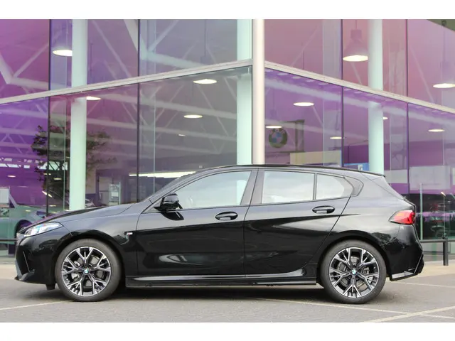 BMW 1 Serie 120 M Sport Automaat 2024 Benzine 10
