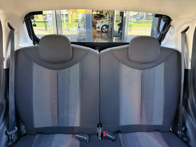 Peugeot 108 1.0 VTi Active Top 2014 Benzine 18