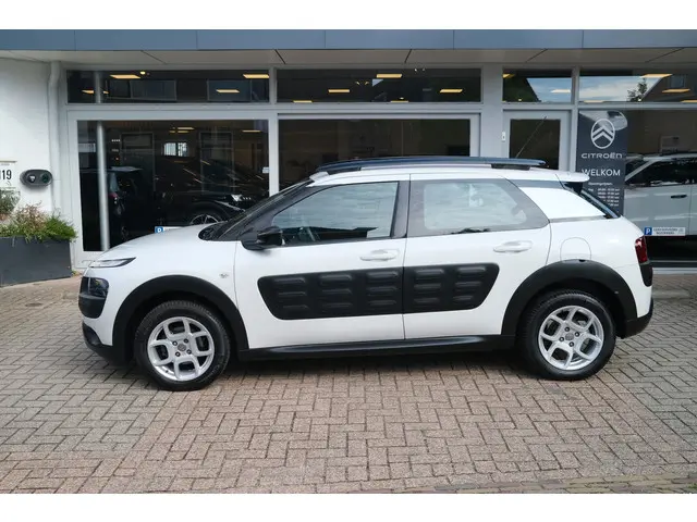 Citroën C4 Cactus PT 82 Business 2015 Benzine 4
