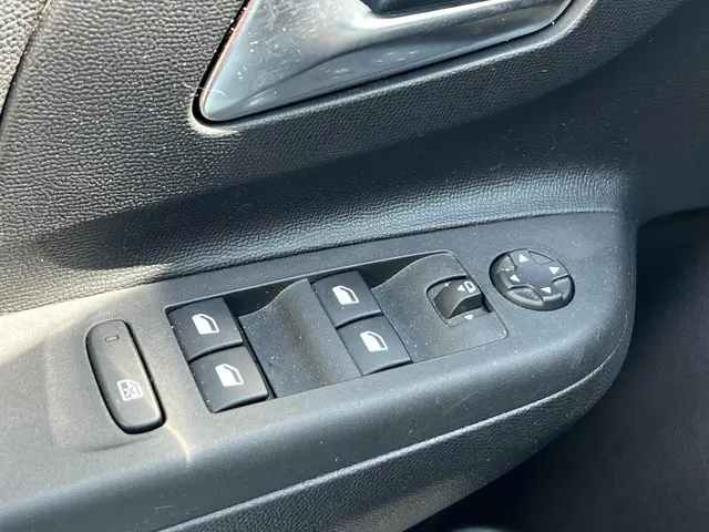 Opel Corsa-e GS Line 50 kWh 2022 Elektrisch 13