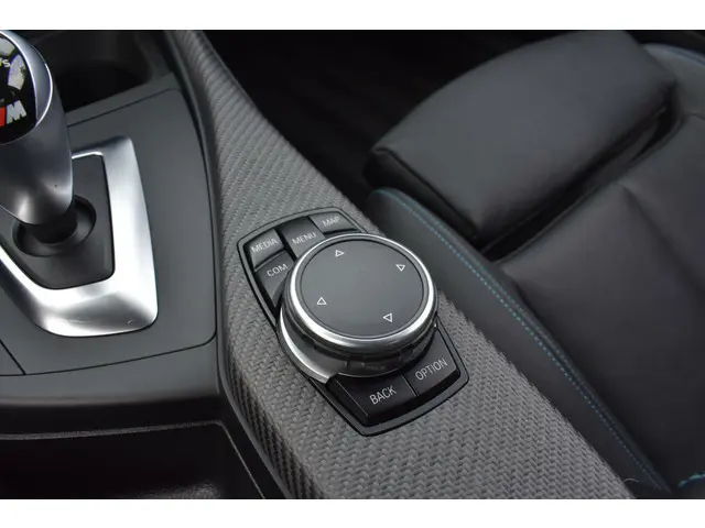 BMW M2 2-serie Coupé DCT | camera| navi 2016 Benzine 33