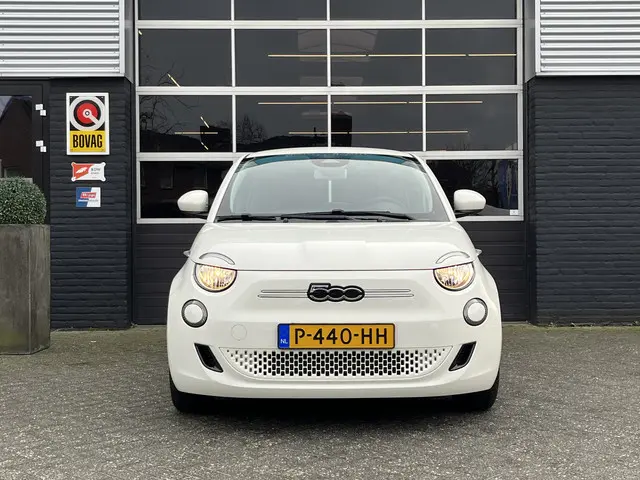 Fiat 500 Action 24 kWh, Airco, Bluetooth 2022 Elektrisch 3